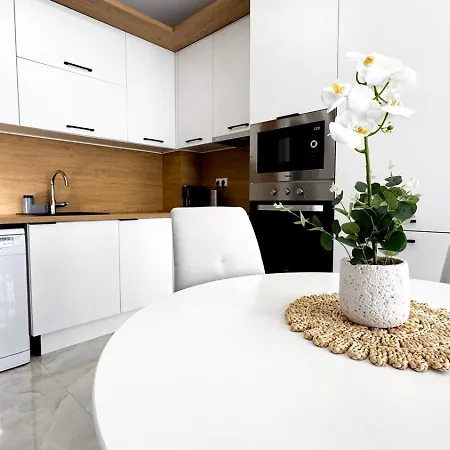 Apartment In Bella With Free Parking *