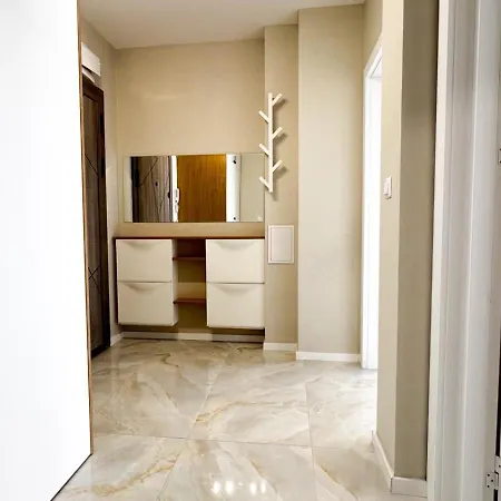 In Bella With Free Parking Apartment *