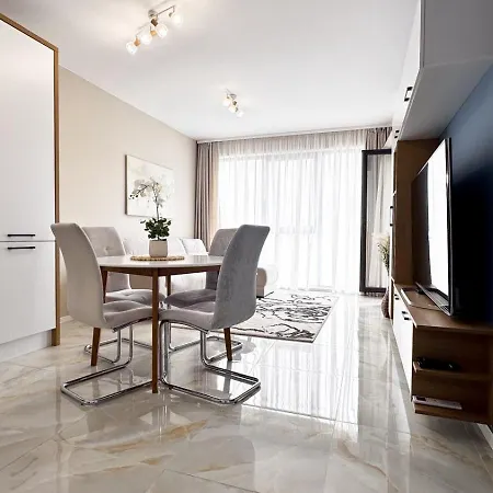 Apartment In Bella With Free Parking Warna